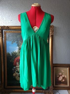 V-Neck Sleeveless Mini Dress in Emerald Green